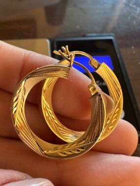 Vintage 14K Gold Hoop Earrings Etched Textured Hoops 2.7g